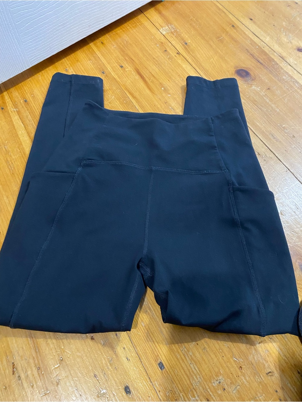 Beyond Yoga like new black Leggings with pockets size M over $100